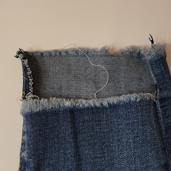 Kut From the Kloth Distress Capri - Picture 7 of 9